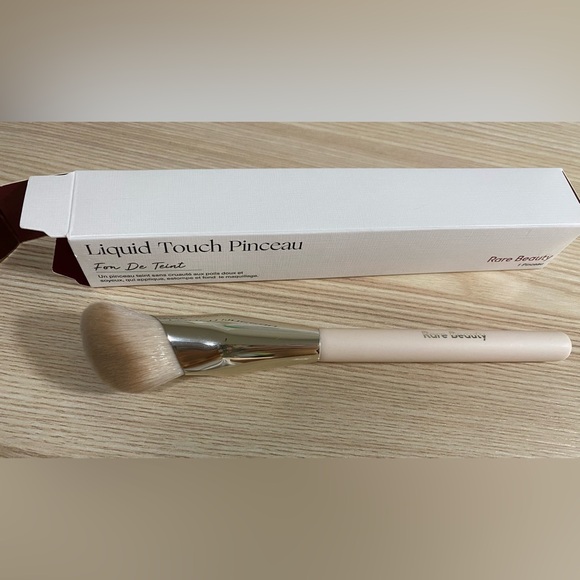 Rare Beauty Liquid Touch Foundation Brush-⭐️NEW⭐️ - Picture 6 of 8